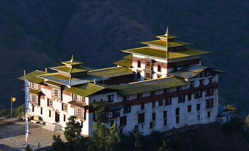 Tashigang_Dzong_-by-Christopher-J.-Fynn