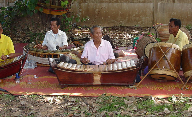 1024px-Ban_Huahat09 1024px-Ban_Huahat09