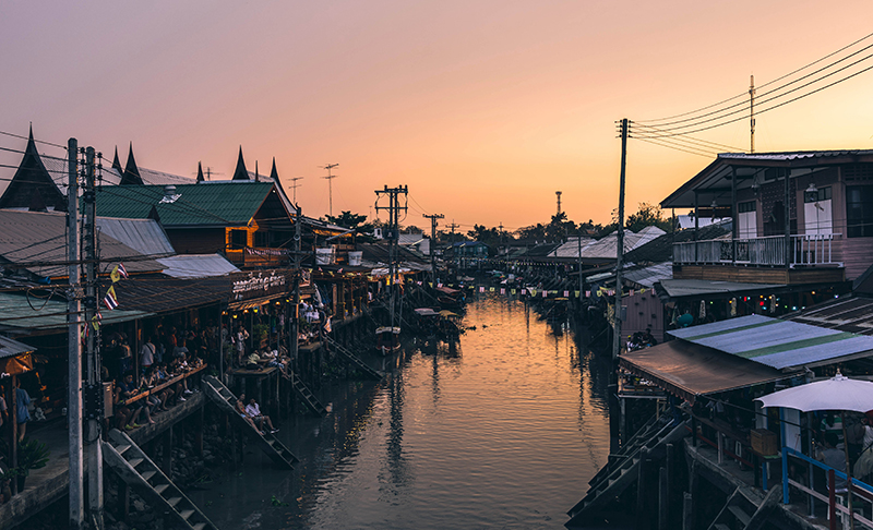 amphawa-floating-market-in-thailand amphawa-floating-market-in-thailand